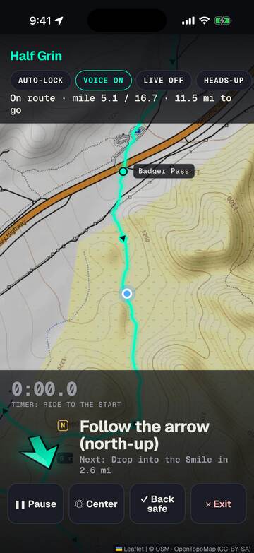 Ride mode: full-screen map, the next turn, Pause, Center, Back safe and Exit
